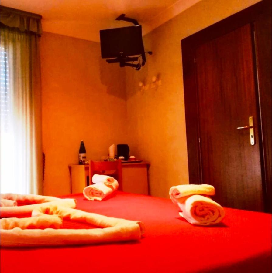 Hotel Elvira Fiuggi Exteriör bild