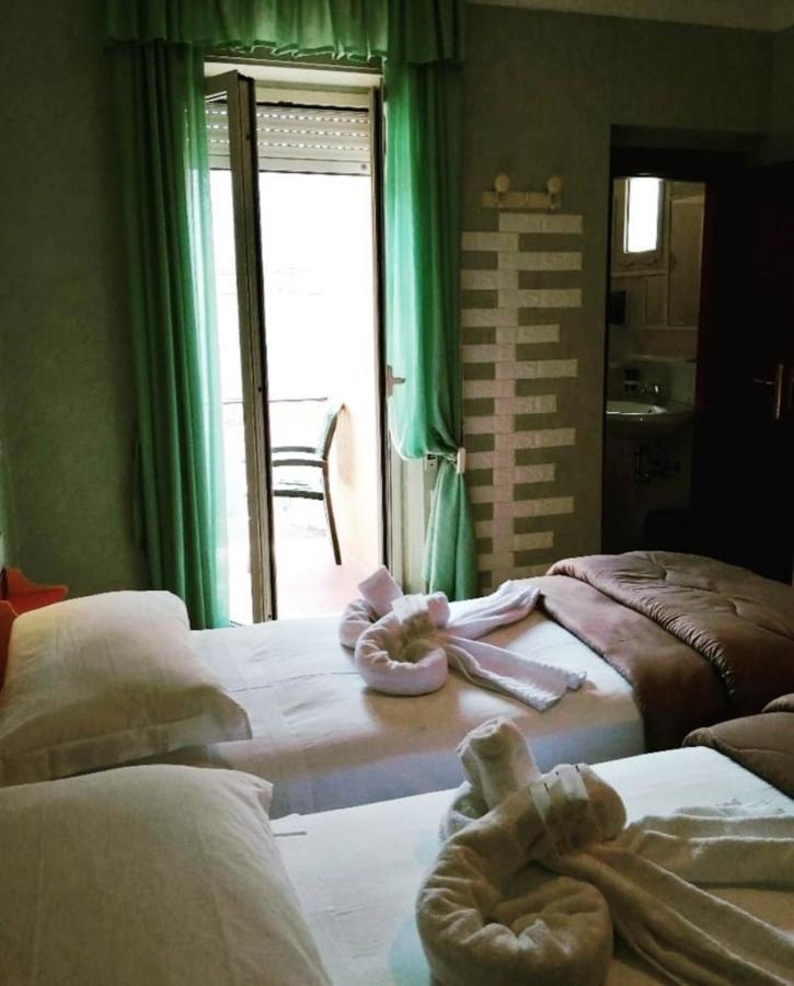 Hotel Elvira Fiuggi Exteriör bild
