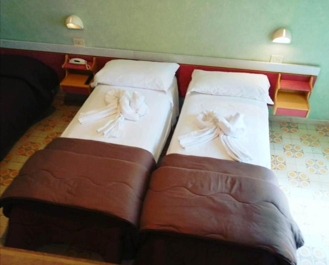 Hotel Elvira Fiuggi Exteriör bild