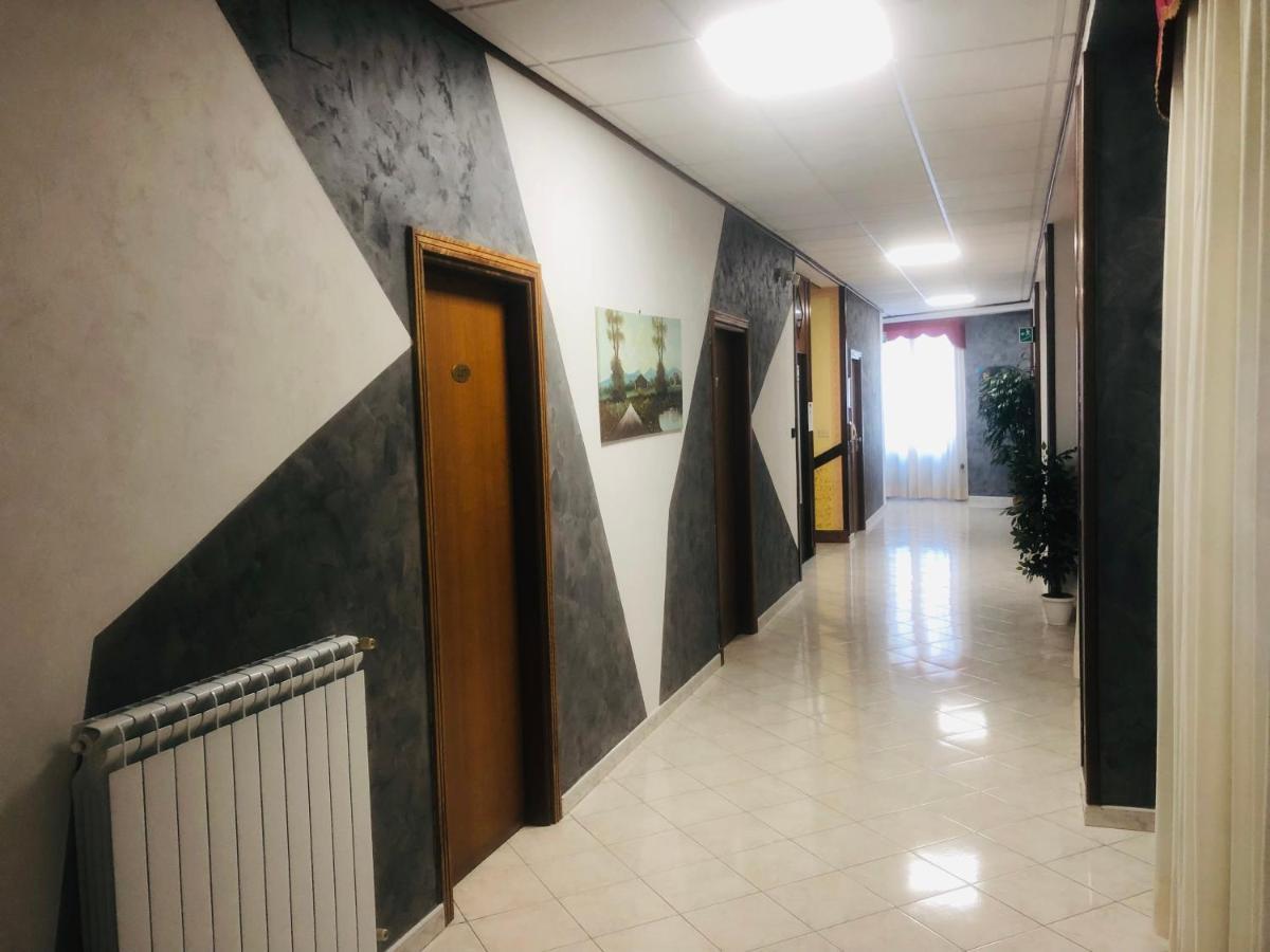 Hotel Elvira Fiuggi Exteriör bild