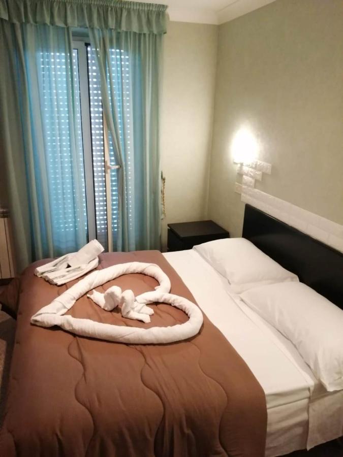 Hotel Elvira Fiuggi Exteriör bild